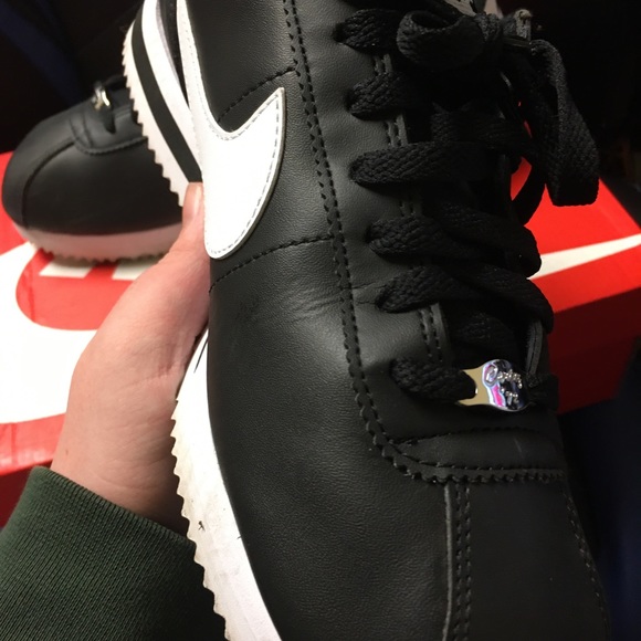 Black Leather Cortez size 9.5 - Picture 4 of 8